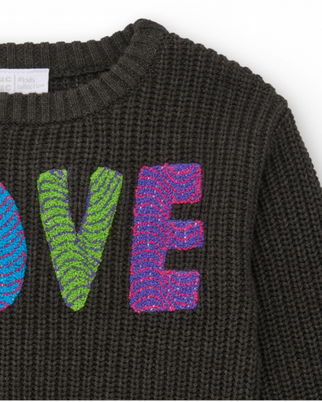 Suéter preto com letras "LOVE" em cores vivas para meninas da