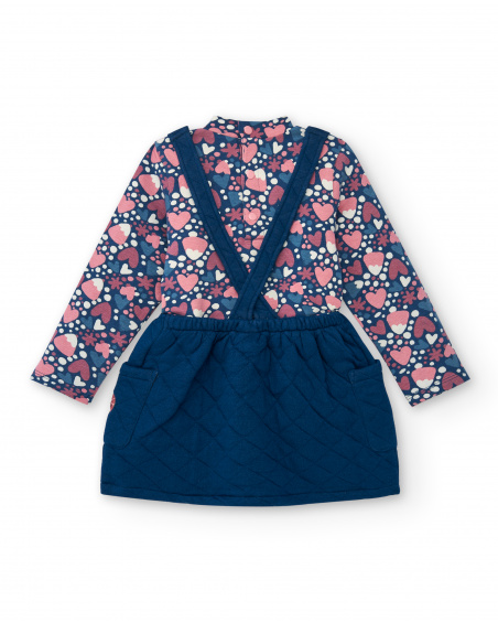 Conjunto de vestido azul acolchoado e camiseta estampada para