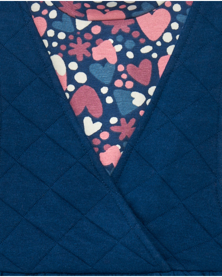 Conjunto de vestido azul acolchoado e camiseta estampada para