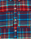 Camisa xadrez de menino em tons de vermelho e azul com detalhe Camisa xadrez de menino em tons de vermelho e azul com detalhe