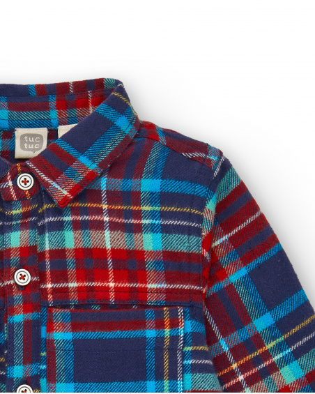 Camisa xadrez de menino em tons de vermelho e azul com detalhe Camisa xadrez de menino em tons de vermelho e azul com detalhe