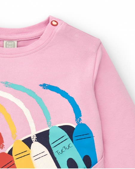 Camiseta rosa de menina com estampa colorida em giz de cera Camiseta rosa de menina com estampa colorida em giz de cera