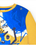 Camiseta masculina de malha amarela com estampa de personagens Camiseta masculina de malha amarela com estampa de personagens