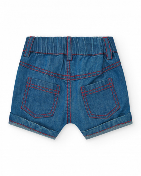 Conjunto para niño con camiseta roja shorts vaqueros