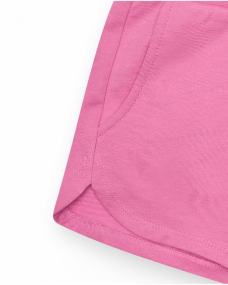 Shorts para menina em rosa-fúcsia com cintura elástica e bolsos.