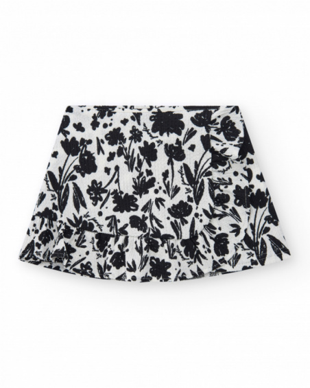 Saia para menina na cor branca com estampa floral e babado.