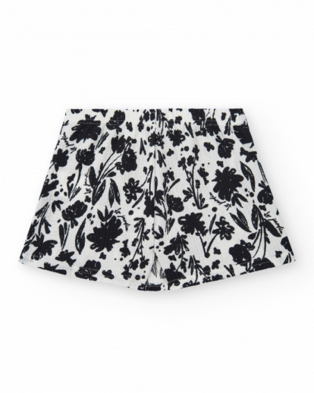 Saia para menina na cor branca com estampa floral e babado.