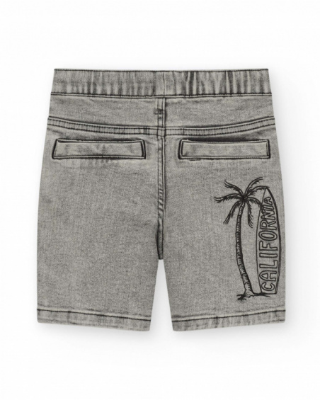 Bermuda jeans cinza lavado para menino com cordão verde neon.