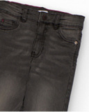 Calça jeans para menino em preto desbotado