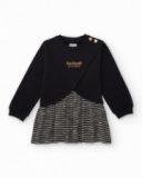 Vestido moletom preto para menina com saia listrada e detalhe