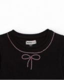 Camiseta preta de manga comprida com laço de strass para menina