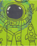 Camiseta de malha para menino verde com estampa de astronauta.