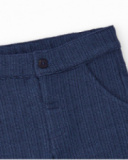 Calça de malha para menino azul marinho com bordado de pinheiro.