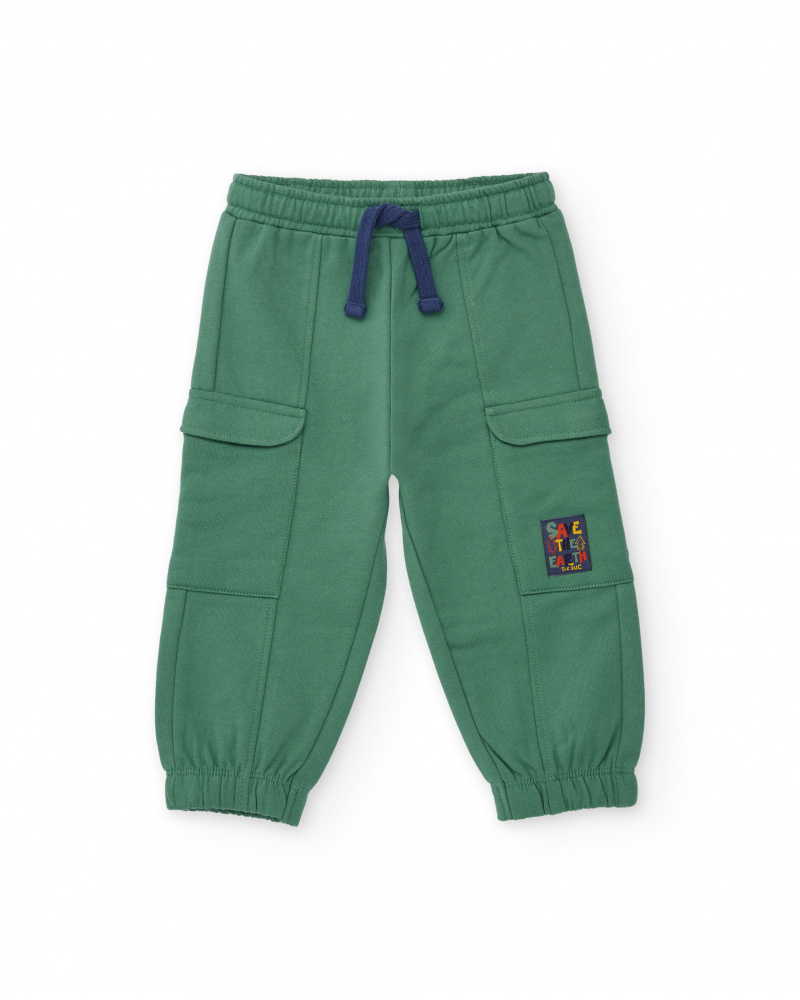 Calça tipo jogger para menino na cor verde com bolsos cargo.