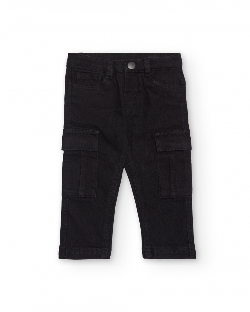Calça cargo para menino em preto com bolsos laterais