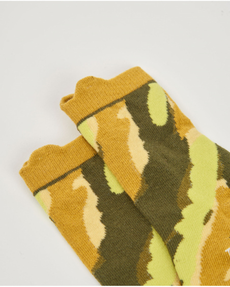 Kit de meias para menino com estampa camuflada e design de