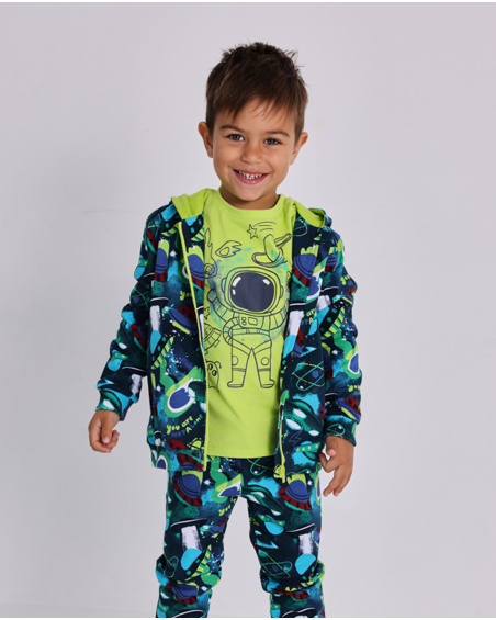 Camiseta de malha para menino verde com estampa de astronauta.