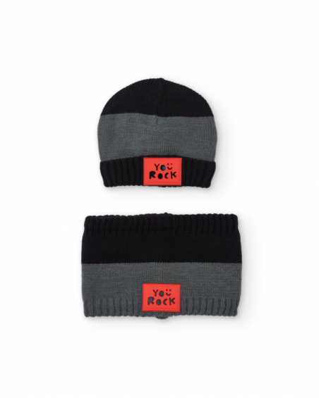 Conjunto de gorro e gola de tricô de menino em preto e cinza