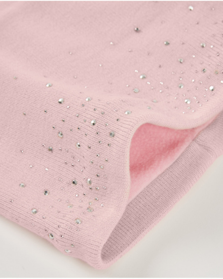 Conjunto de menina com gorro rosa e gola com detalhes em strass