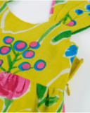 Vestido de menina em tecido plano com alças com folhos