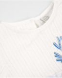 Vestido de menina em tecido plano com detalhe de lantejoulas