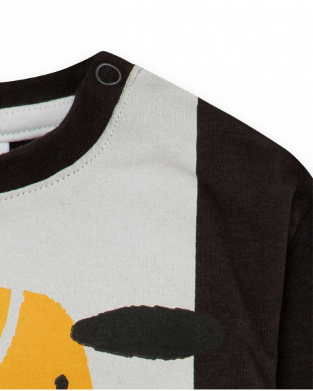 Camiseta de malha marrom e laranja menino mistura de cachorro Camiseta de malha marrom e laranja menino mistura de cachorro